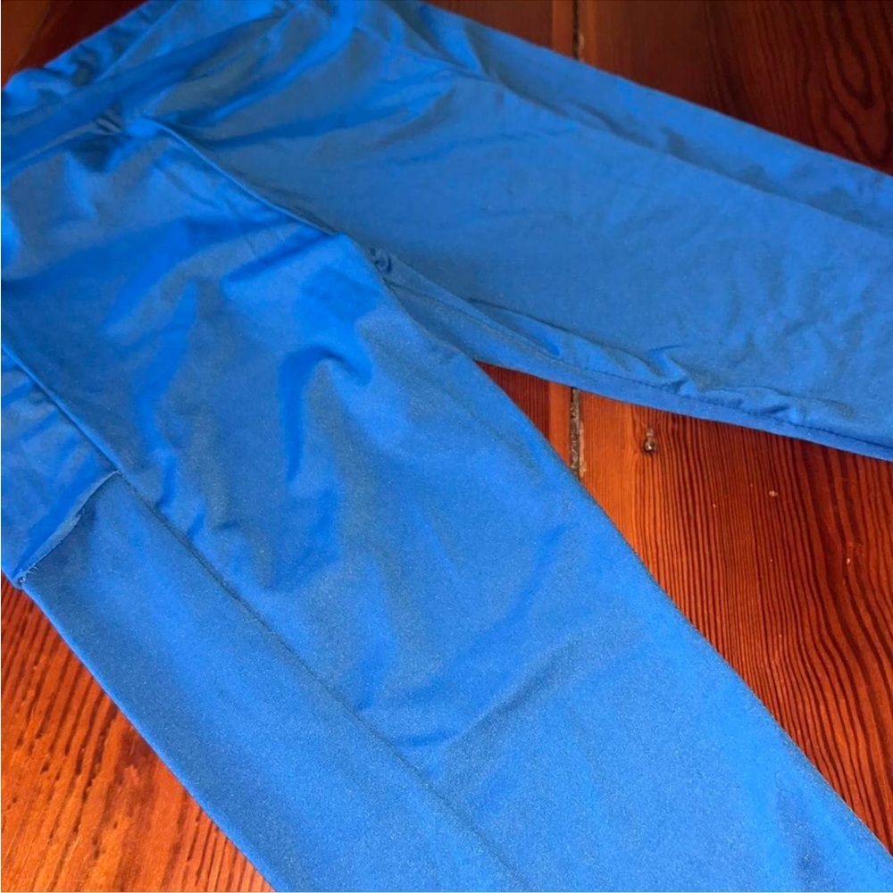 blue leggings